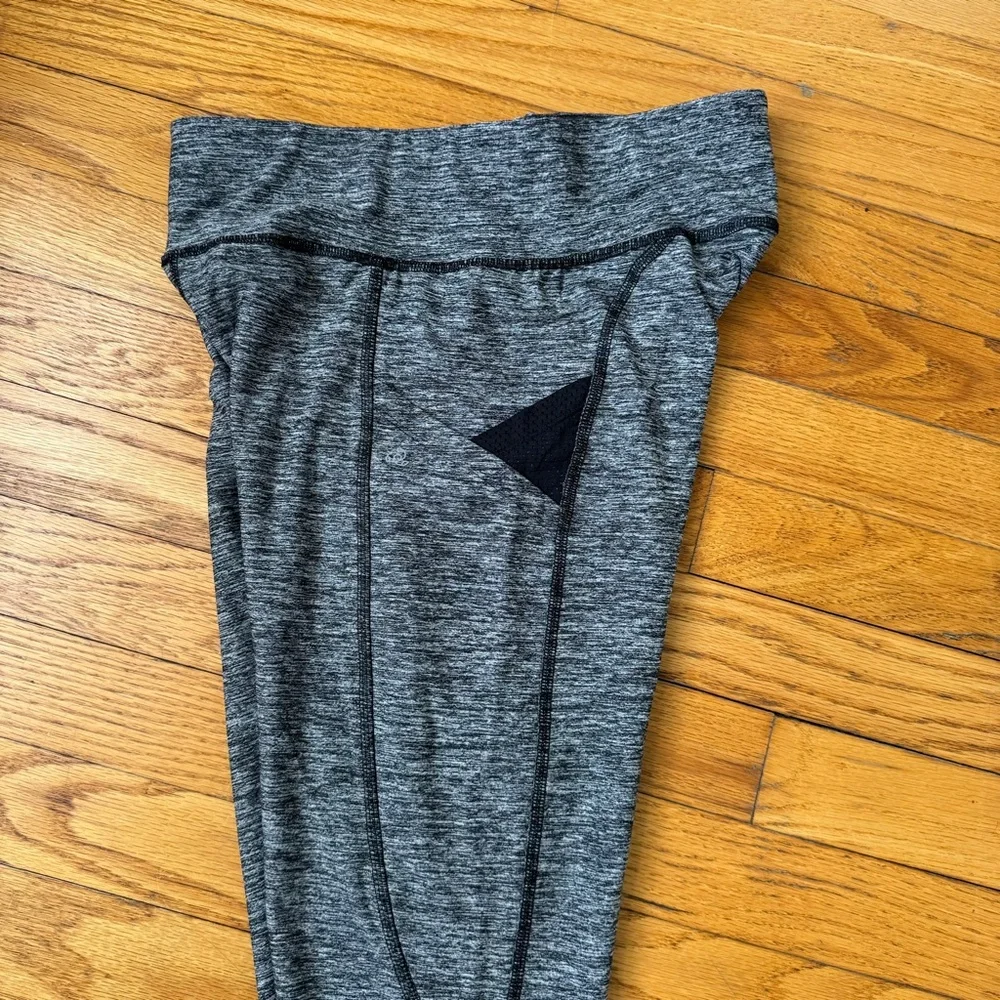 Jockey Women's Leggings with Side Pockets and Stay‎ Dry Technology